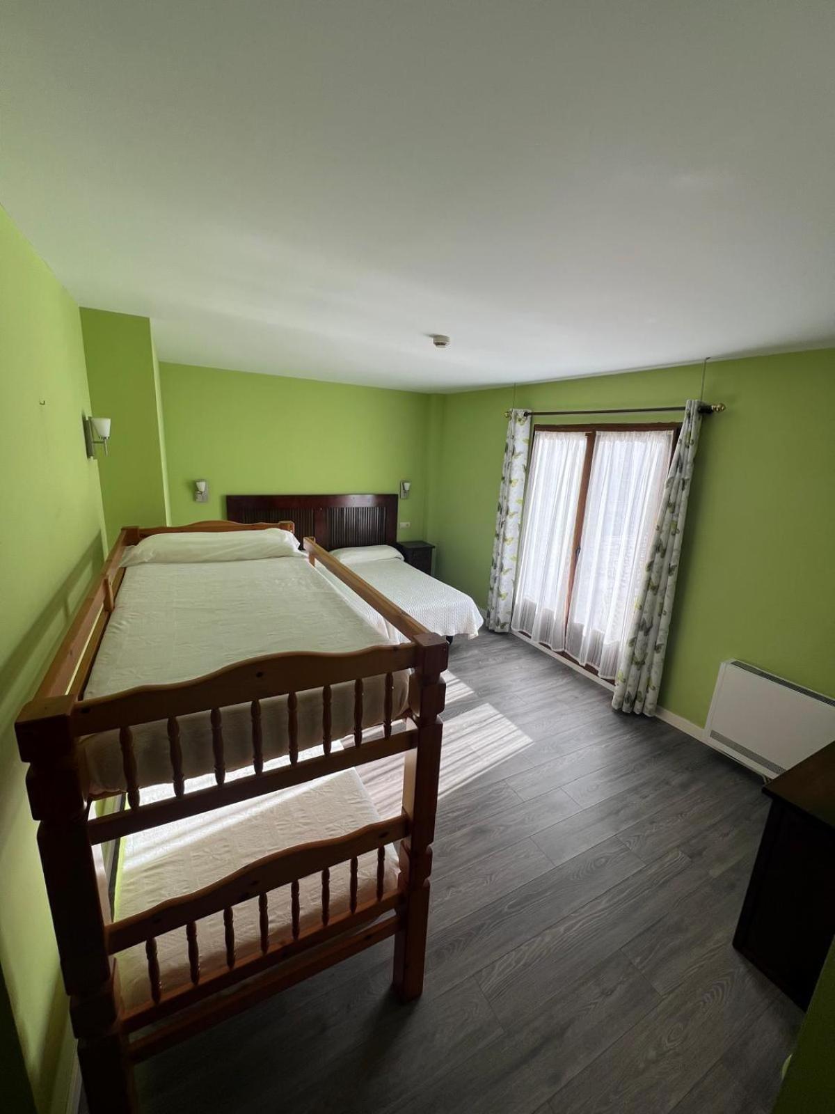 Hotel Villa Maria Ревилья-де-Камарго Экстерьер фото