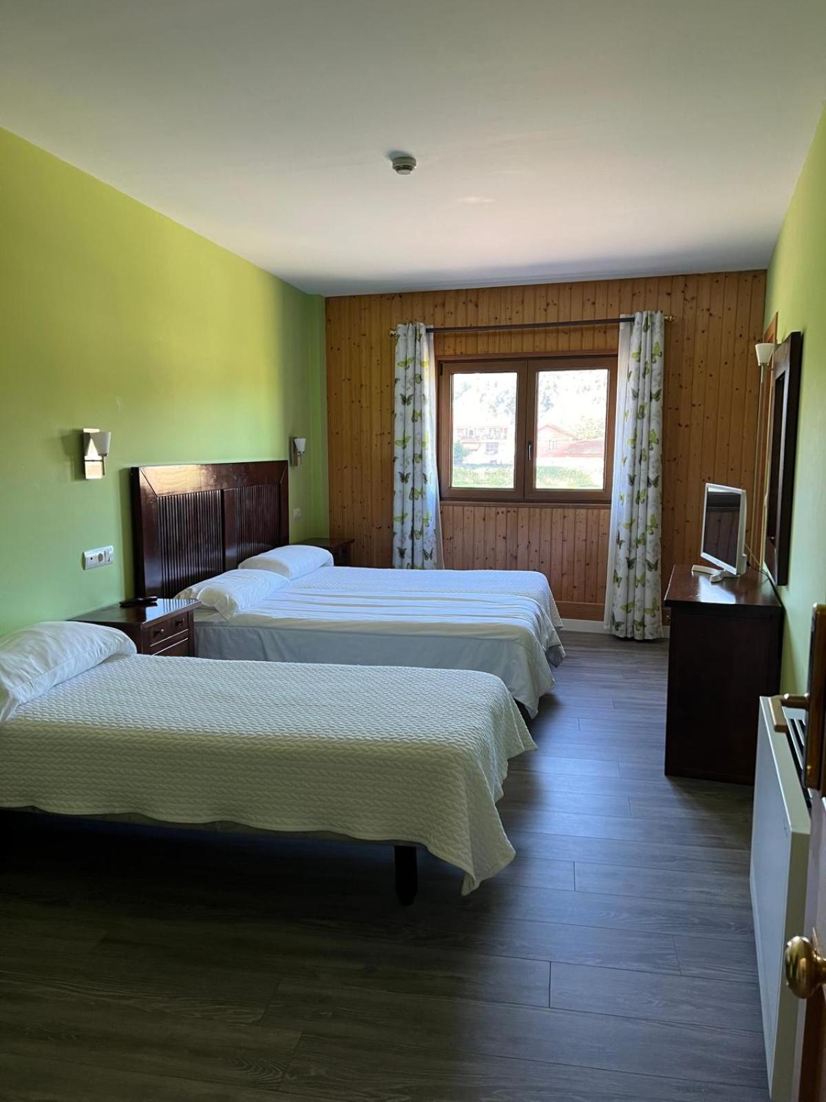 Hotel Villa Maria Ревилья-де-Камарго Экстерьер фото